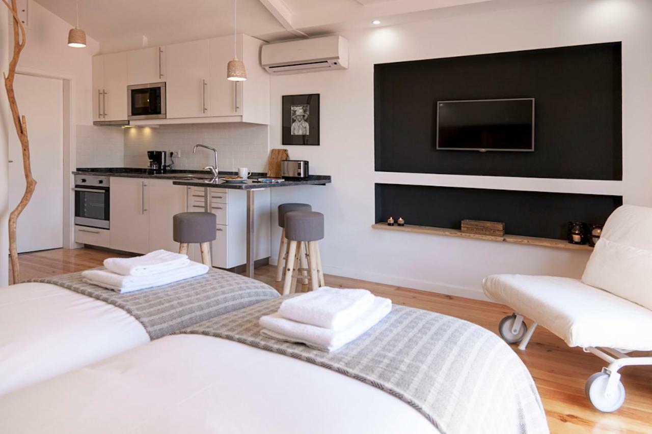 Bairro Alto Studio Apartments - By Lu Holidays Lisbon Bagian luar foto