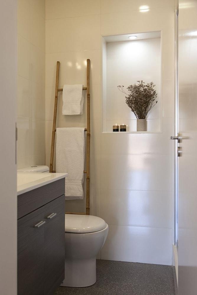 Bairro Alto Studio Apartments - By Lu Holidays Lisbon Bagian luar foto